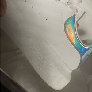 Holographic Alexander Mcqueens